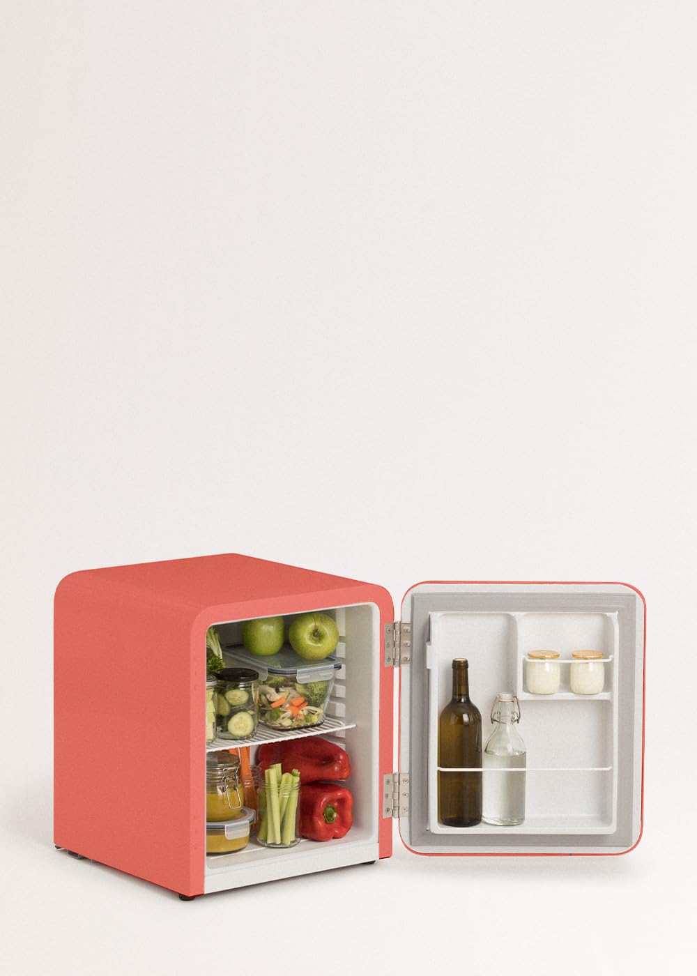 CREATE / RETRO FRIDGE 50 WOOD/Kühlschrank in Terrakotta, Griff Wood / 85W, Minibar, eine Regalfläche, Retro-Design, 50cm, zwei Ablagen, 48L Fassungsvermögen, energiesparend, 50x44x49,8cm
