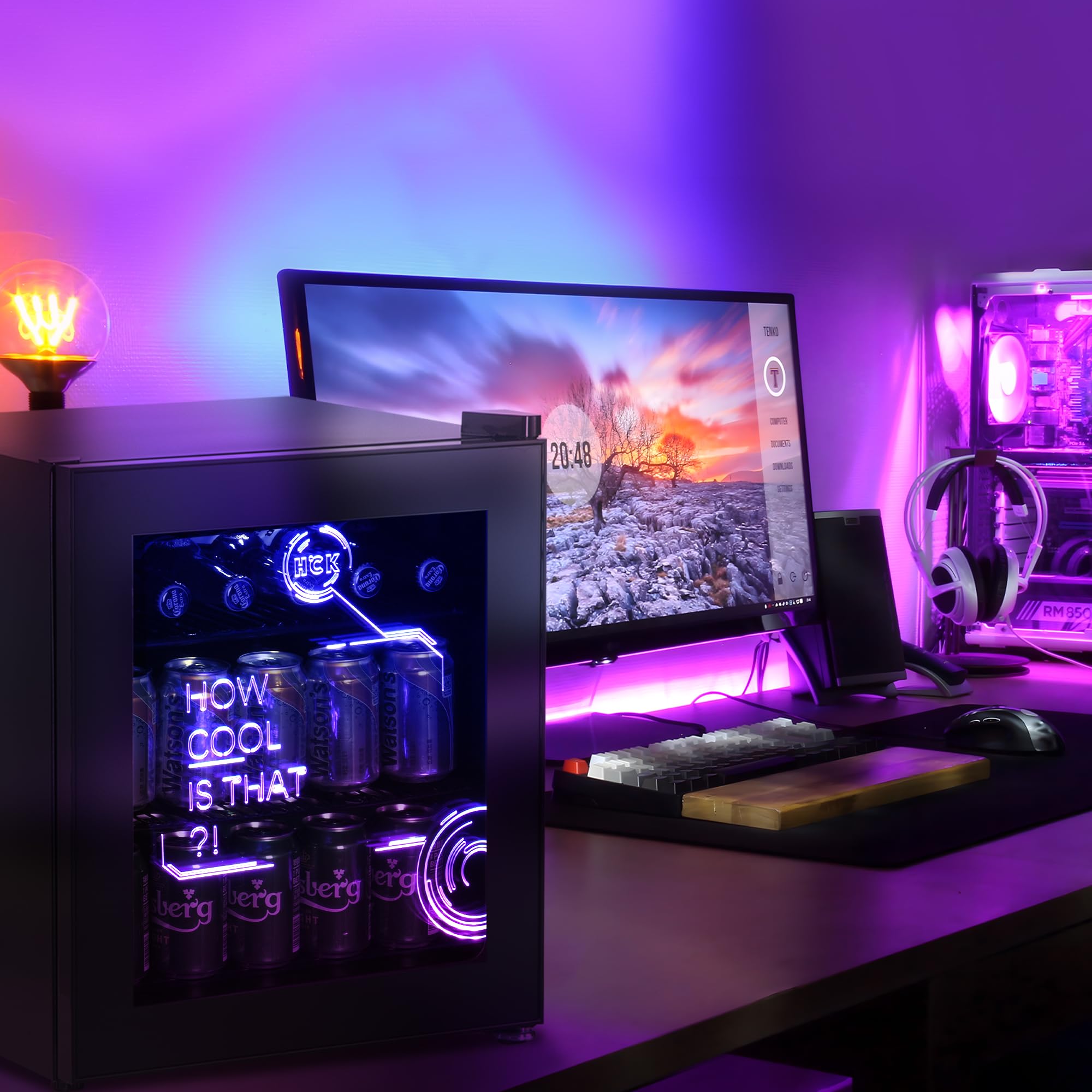 HCK 48L Mini Kühlschrank mit Glastür Leise 39dB, Cyberpunk Getränkekühlschrank mit Fernsteuerbaren RGB LED Lichtern, Flaschenkühlschrank, Mini Fridge 0-15°C für Gaming Deko, Minibar, Schwarz
